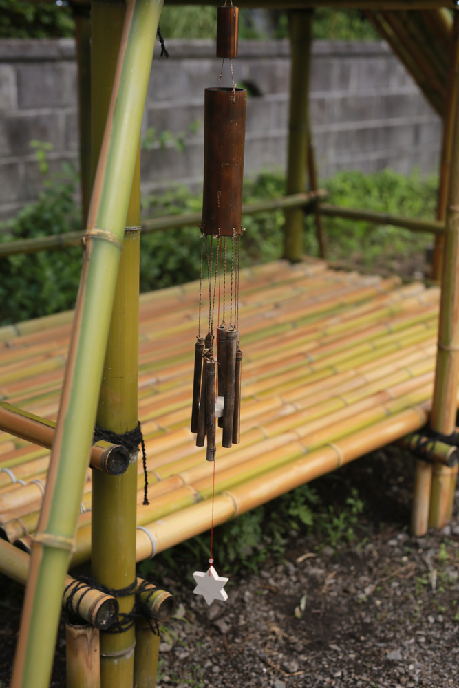 竹小屋手作り DIY 竹の滑り台